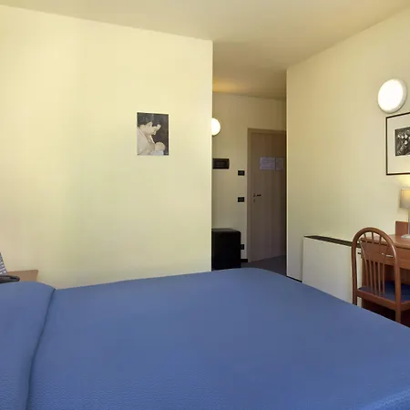 מלון Ristorante Al Fiore 3*